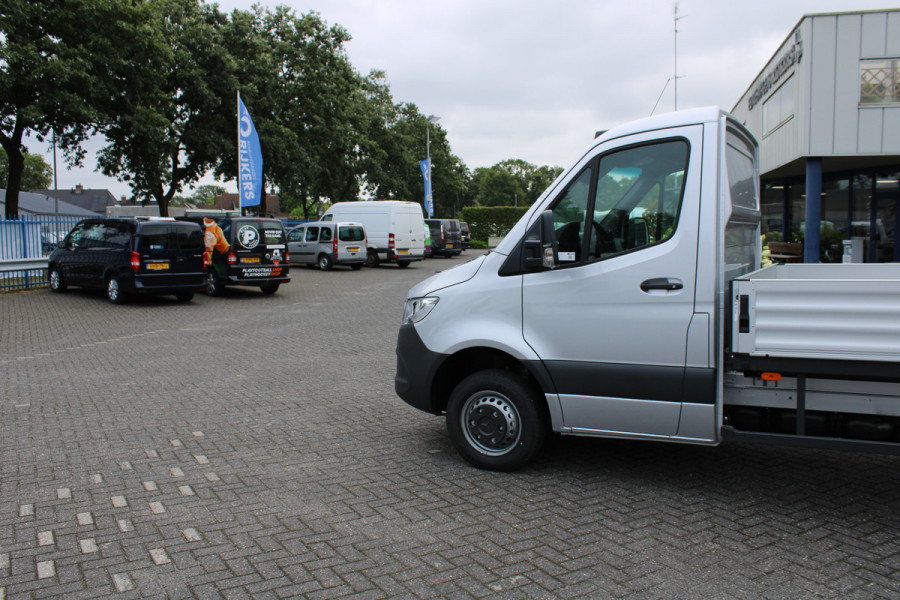 Mercedes-Benz Sprinter 517 CDI 3500kg trekgewicht, MBUX, Geveerde stoel, Etc.