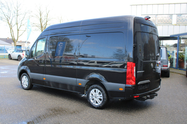 Mercedes-Benz Sprinter 317 CDI L2H2 3500kg trekhaak, LED, MBUX met parkeerpakket en camera, Etc.