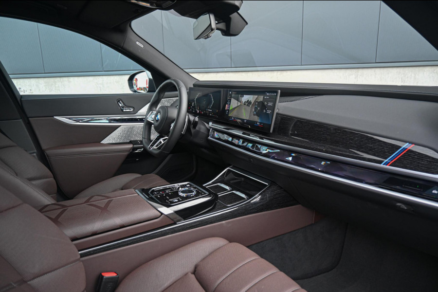 BMW 7 Serie 740d xDrive *M-Sport / Bowers & Wilkins / Panorama / Stoelventilatie / Stoelmassage / Rear-seat Entertainment / HUD*