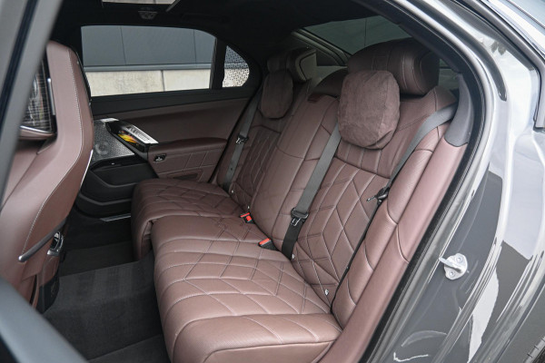 BMW 7 Serie 740d xDrive *M-Sport / Bowers & Wilkins / Panorama / Stoelventilatie / Stoelmassage / Rear-seat Entertainment / HUD*