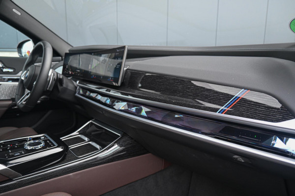 BMW 7 Serie 740d xDrive *M-Sport / Bowers & Wilkins / Panorama / Stoelventilatie / Stoelmassage / Rear-seat Entertainment / HUD*