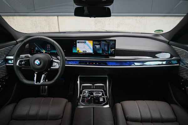 BMW 7 Serie 740d xDrive *M-Sport / Bowers & Wilkins / Panorama / Stoelventilatie / Stoelmassage / Rear-seat Entertainment / HUD*