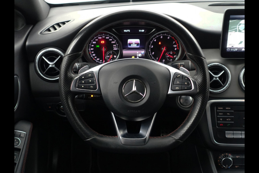 Mercedes-Benz CLA-Klasse Shooting Brake 180 Solution AMG Aut- Leder Alcantara I Camera I Sfeerverlichting I Xenon I LMV