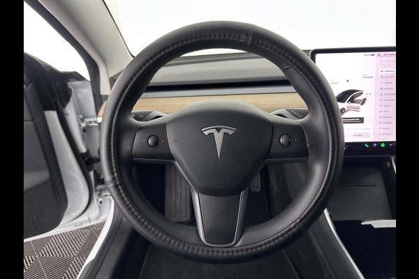 Tesla Model 3 Standard RWD Plus 60 kWh [ 3-Fase ] (INCL-BTW) Aut. *PANO | AUTO-PILOT | NAPPA-VOLLEDER | KEYLESS | FULL-LED | MEMORY-PACK | SURROUND-VIEW | DAB | APP-CONNECT | VIRTUAL-COCKPIT | LANE-ASSIST | COMFORT-SEATS | 18"ALU*