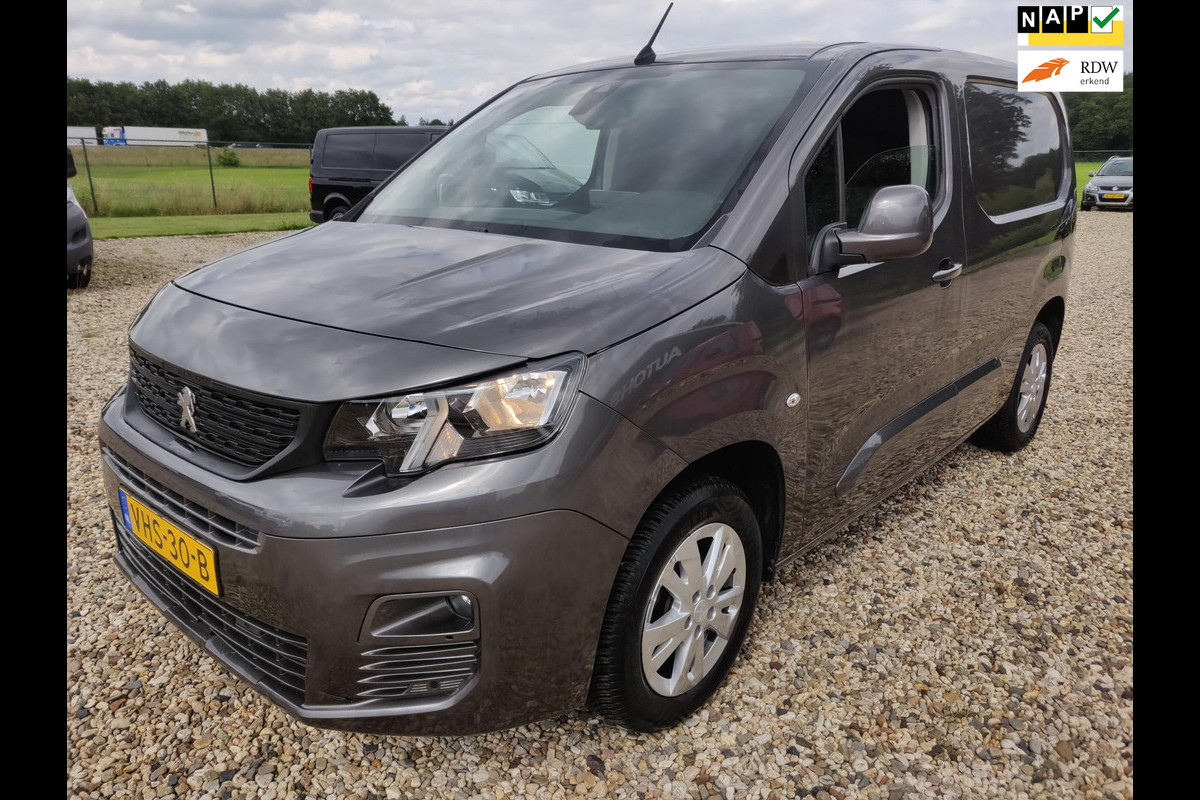 Peugeot Partner 1.5 BlueHDI Premium , Leuke bus euro 6 , apk Juni 2025 , 1e eig , camera navi cruise.