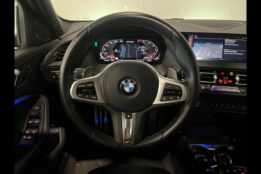 BMW 1-serie M135i xDrive High Executive | PANO | KUIPSTOELEN | HUD | CAMERA