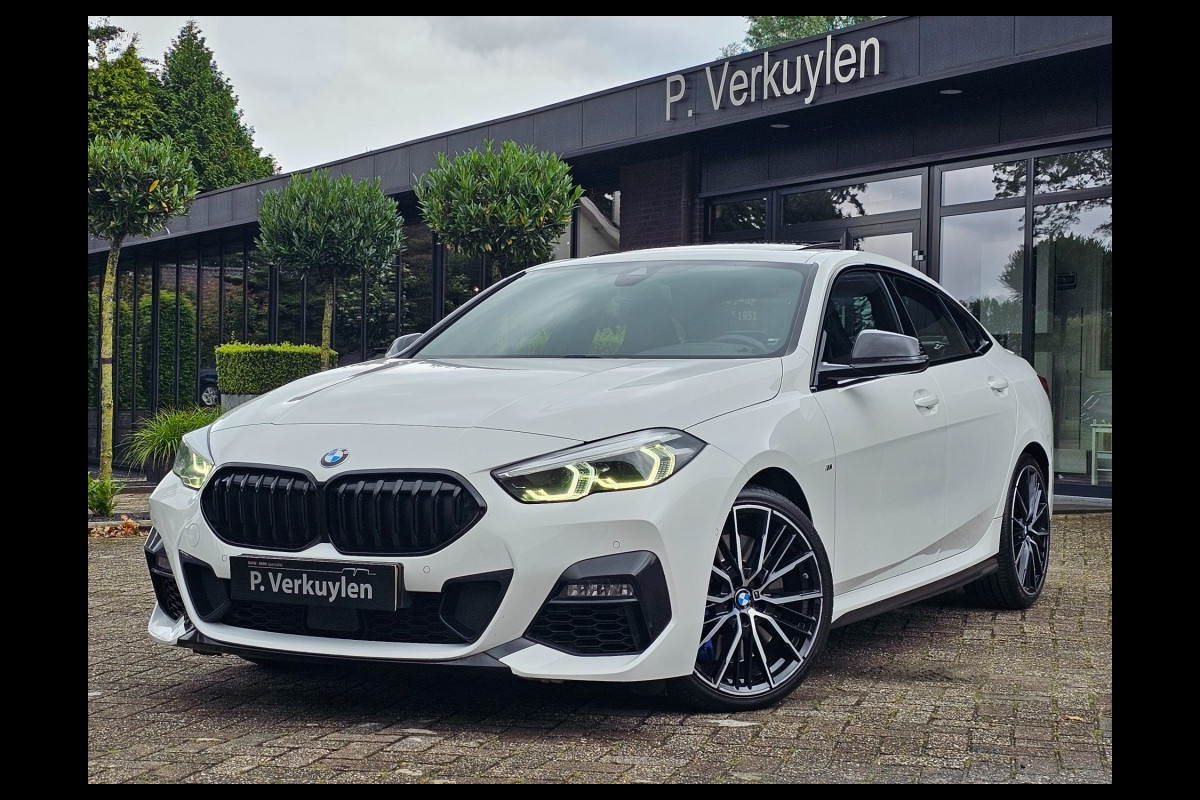 BMW 2 Serie Gran Coupe 218i Gran Coupé M Sport I Panorama I M lederen stoelen I Head u