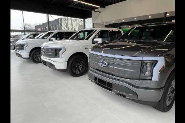 Ford USA F-150 LIGHTNING Platinum Extended Range