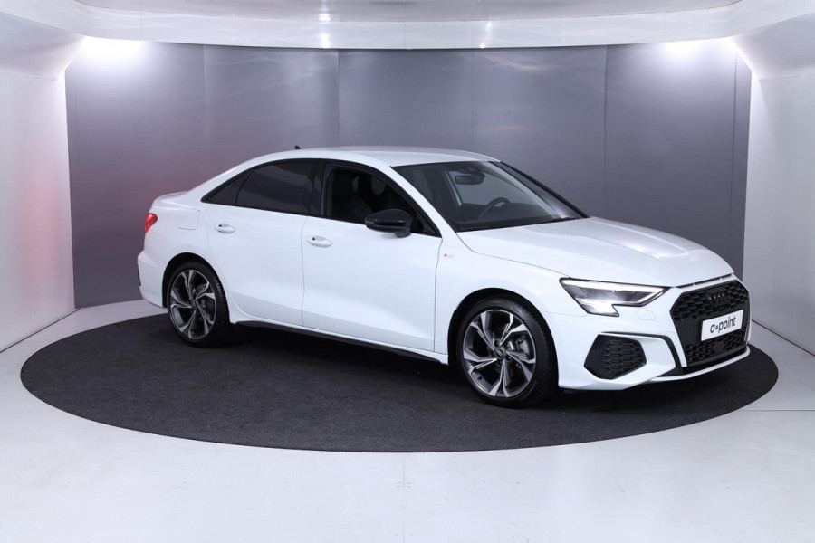 Audi A3 Limousine 30 TFSI edition one 110 pk S-tronic | Verlengde garantie | Navigatie | Trekhaak | Parkeersensoren achter | Adaptieve cruise control | S-line |