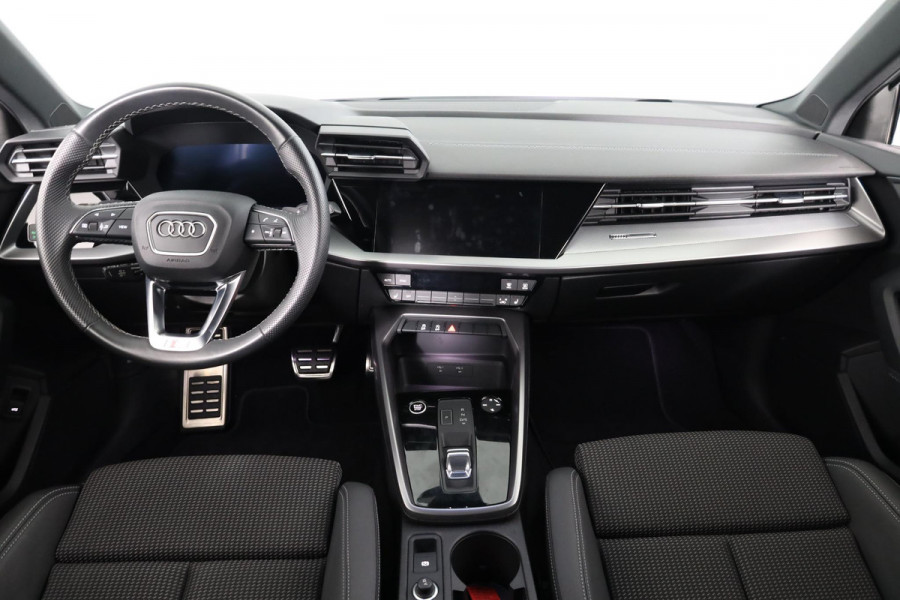 Audi A3 Limousine 30 TFSI edition one 110 pk S-tronic | Verlengde garantie | Navigatie | Trekhaak | Parkeersensoren achter | Adaptieve cruise control | S-line |