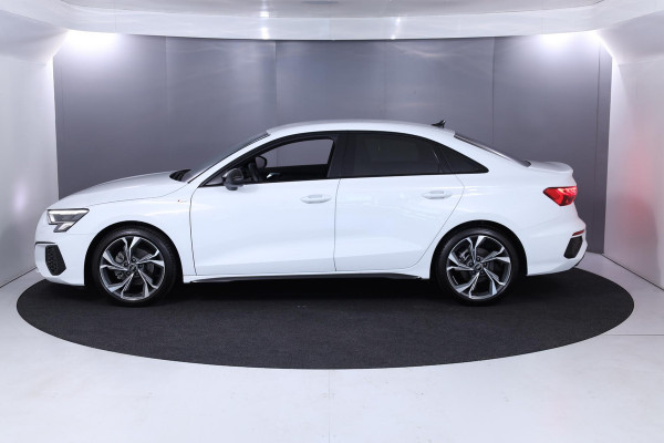 Audi A3 Limousine 30 TFSI edition one 110 pk S-tronic | Verlengde garantie | Navigatie | Trekhaak | Parkeersensoren achter | Adaptieve cruise control | S-line |