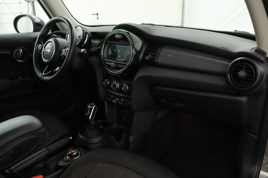 MINI Cooper 1.5 Salt | Automaat | Carplay | Navigatie | Cruise control | Airco | Bluetooth | Sportstuur | Bluetooth