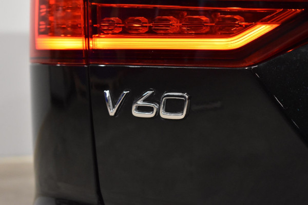 Volvo V60 T8 455PK Automaat Recharge AWD Inscription / Longe Range / Lighting pakket / Park assist pakket / Camera achter / 19'velgen