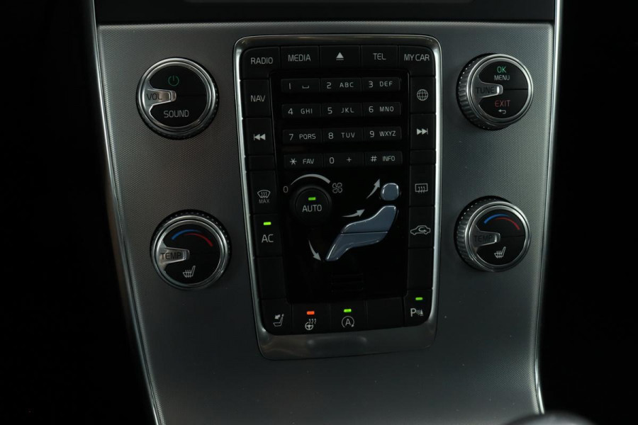 Volvo V60 2.0 D2 Polar+ | Standkachel | Stuur & Stoelverwarming | Half leder | Navigatie | PDC | Voorruitverwarming | Bluetooth