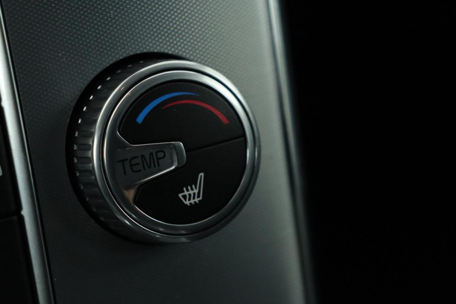 Volvo V60 2.0 D2 Polar+ | Standkachel | Stuur & Stoelverwarming | Half leder | Navigatie | PDC | Voorruitverwarming | Bluetooth