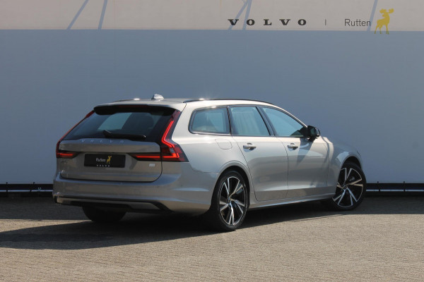 Volvo V90 T6 350PK Recharge AWD Ultimate Dark Head-up Display / Panoramisch schuif-kanteldak / Bowers@Wilkins Audio Installatie / Luchtvering / Trekhaak