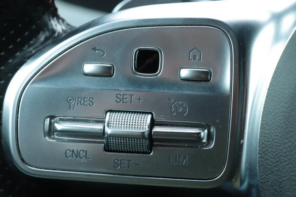 Mercedes-Benz A-Klasse A 250 e Premium Plus AMG Aut. | INCL. BTW. / Dealer onderhouden!