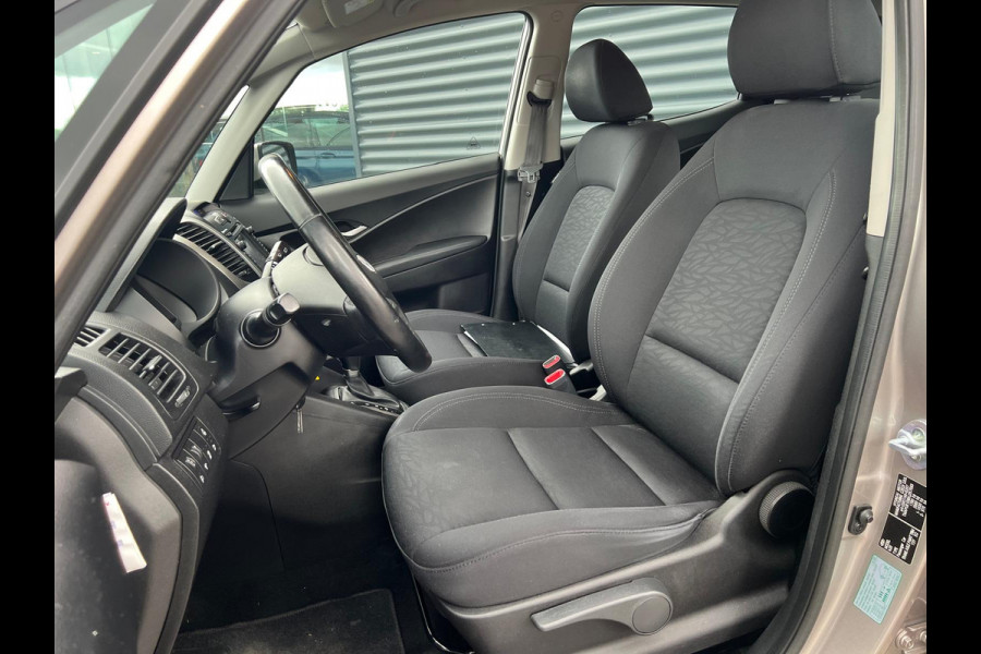 Hyundai ix20 1.6i Premium | Navigatie | Camera | Stoelverwarming | Stuurwielverwarming | Cruise Control | Parkeersensoren |