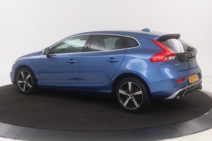 Volvo V40 2.0 T4 Sport | Automaat | Stoelverwarming | Full LED | Alcantara | Camera | Navigatie | Bluetooth | PDC | R-Design