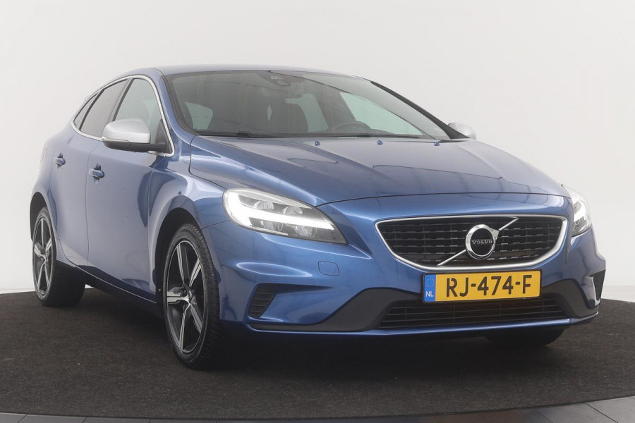 Volvo V40 2.0 T4 Sport | Automaat | Stoelverwarming | Full LED | Alcantara | Camera | Navigatie | Bluetooth | PDC | R-Design