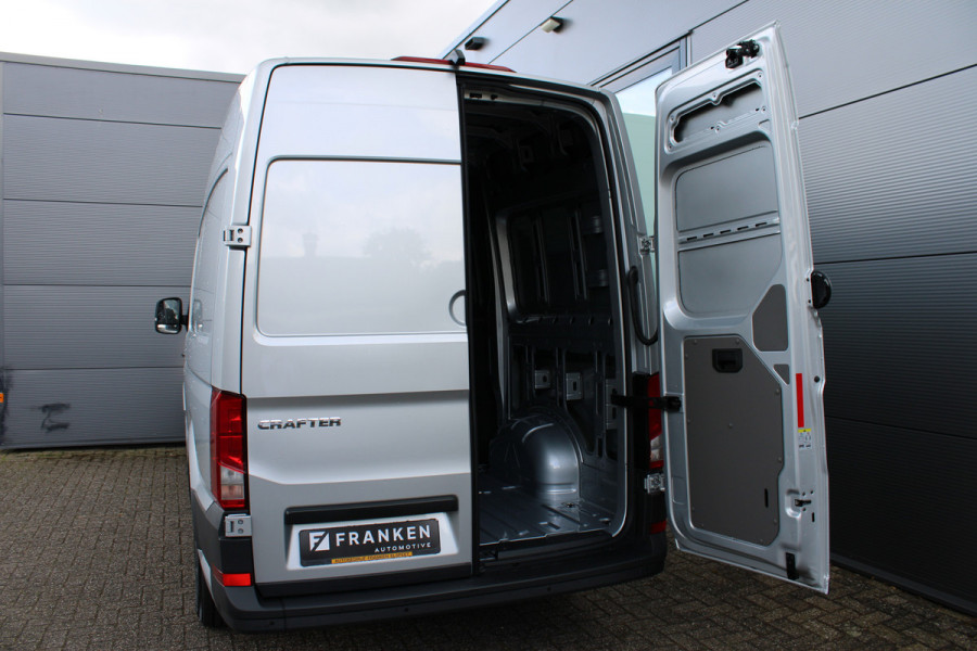 Volkswagen Crafter 35 2.0 TDI L3H3 177PK DSG | Led Koplampen | Navigatie | Ergo stoel | Camera