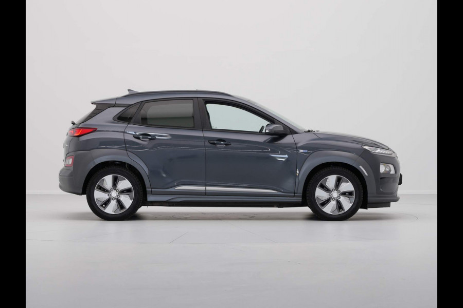 Hyundai Kona EV Premium 64 kWh Stoelventilatie Schuifdak Camera Stuurverwarming 332