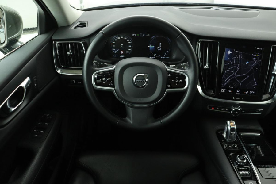 Volvo V60 2.0 T8 Twin Engine Inscription | Carplay | Trekhaak | PDC | Navigatie | Panoramadak | Leder | Stoelverwarming | Full LED