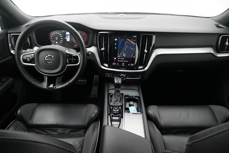 Volvo V60 BWJ 2020 /191 PK 2.0 D4 R-Design Automaat | NWE APK / Leer / Stoelverwaming / Panoramisch schuifdak / Sportstoelen / Carplay /