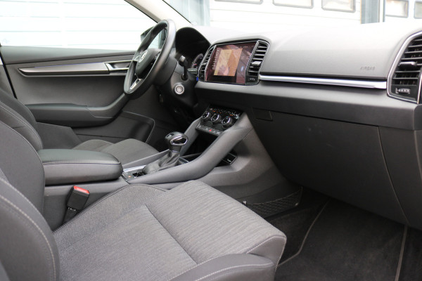 Škoda Karoq 1.0 TSI Style Business Autom Xenon Led G-navi Keyless entry/go T-haak Bj:2018