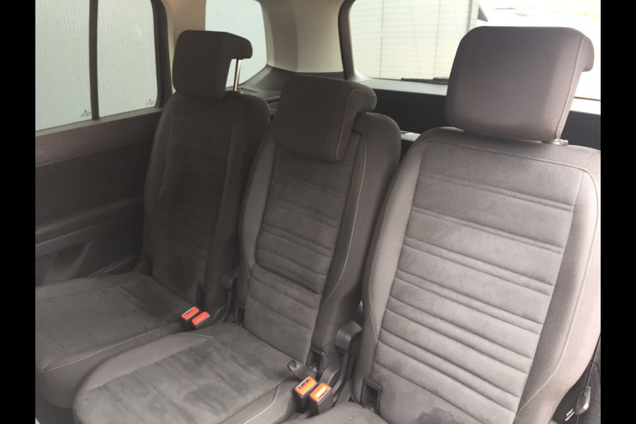 Volkswagen Touran 1.5 TSi 150pk Comfortline Business CAMERA/CLIMA/ADPAT.CRUISE/TREKHAAK/WINTERPACK