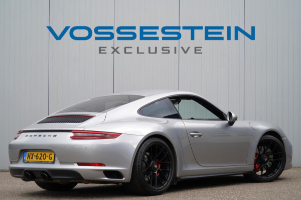 Porsche 911 3.0 Carrera GTS / 4wielbesturing / Sport Chrono / Sportuilaat / Dealer onderhouden / NL-Auto!