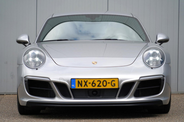 Porsche 911 3.0 Carrera GTS / 4wielbesturing / Sport Chrono / Sportuilaat / Dealer onderhouden / NL-Auto!