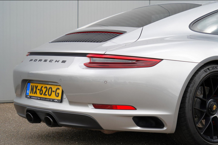 Porsche 911 3.0 Carrera GTS / 4wielbesturing / Sport Chrono / Sportuilaat / Dealer onderhouden / NL-Auto!