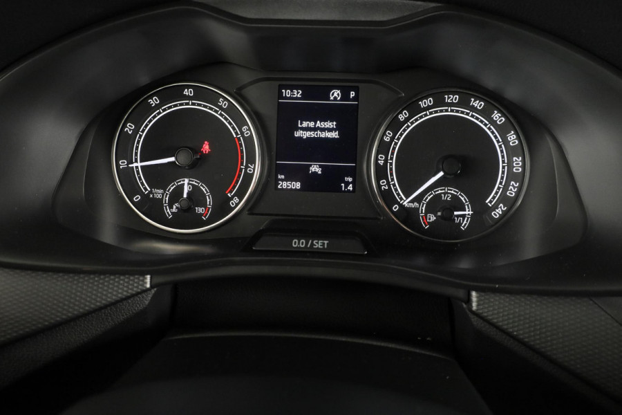 Škoda Kamiq 1.0 TSI Ambition 110 pk Automaat (DSG) | Verlengde garantie | Navigatie via App | Autom. airco | Parkeersensoren achter |