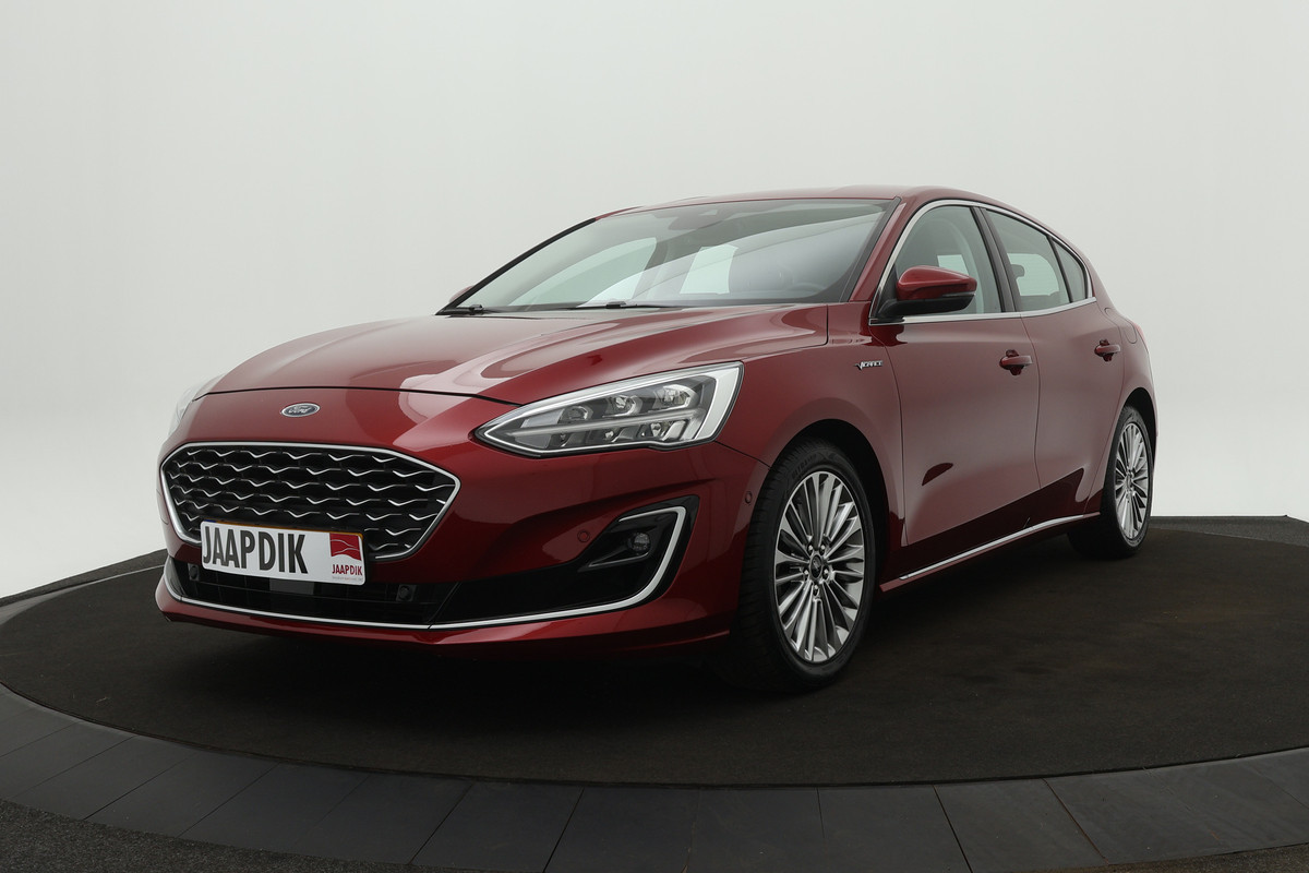 Ford Focus BWJ 2019 / 1.0 EcoB 126PK Vignale / Leer / Clima / Full LED / Ad. Cruise / Navi / Stoelverw / Voorruit verw / Stuurwiel verw /