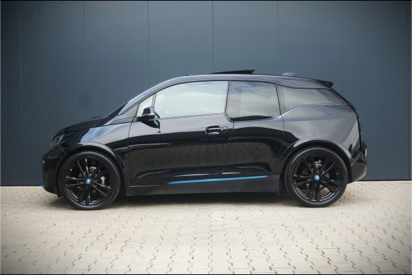 BMW i3 S 120Ah 42 kWh | Panoramadak | Leer | Camera | Keyless | Warmtepomp | Navigatie Prof. | Stoelverwarming | DAB | BTW | NAP | Led | Aut. Airco | Groot Scherm | Dealer Onderhouden |