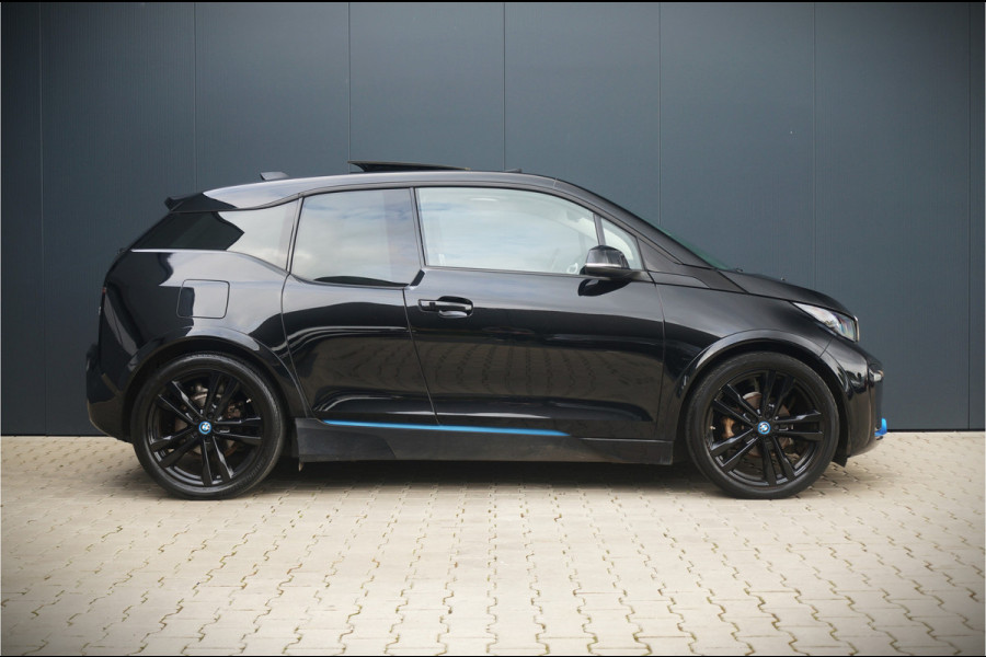 BMW i3 S 120Ah 42 kWh | Panoramadak | Leer | Camera | Keyless | Warmtepomp | Navigatie Prof. | Stoelverwarming | DAB | BTW | NAP | Led | Aut. Airco | Groot Scherm | Dealer Onderhouden |