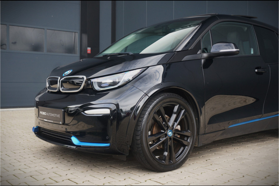 BMW i3 S 120Ah 42 kWh | Panoramadak | Leer | Camera | Keyless | Warmtepomp | Navigatie Prof. | Stoelverwarming | DAB | BTW | NAP | Led | Aut. Airco | Groot Scherm | Dealer Onderhouden |