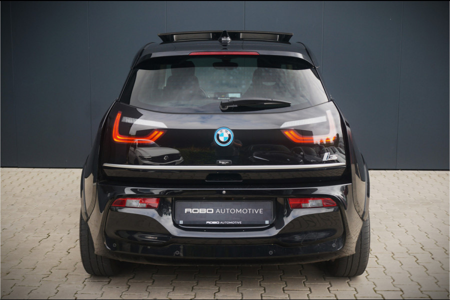 BMW i3 S 120Ah 42 kWh | Panoramadak | Leer | Camera | Keyless | Warmtepomp | Navigatie Prof. | Stoelverwarming | DAB | BTW | NAP | Led | Aut. Airco | Groot Scherm | Dealer Onderhouden |