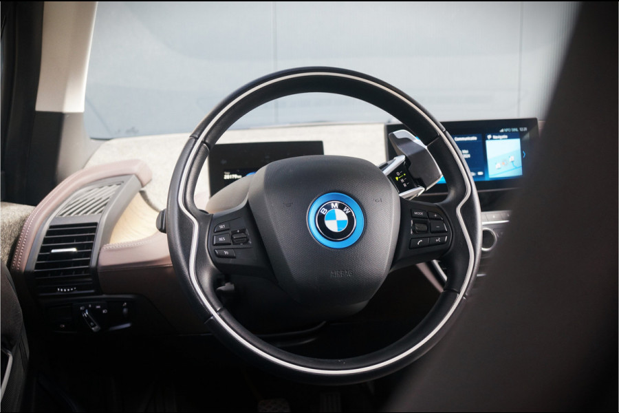 BMW i3 S 120Ah 42 kWh | Panoramadak | Leer | Camera | Keyless | Warmtepomp | Navigatie Prof. | Stoelverwarming | DAB | BTW | NAP | Led | Aut. Airco | Groot Scherm | Dealer Onderhouden |