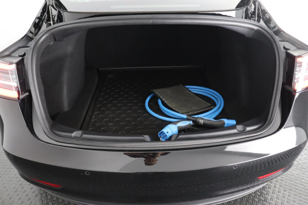 Tesla Model 3 Sport Standard RWD Plus 60 kWh | Navigatie | Leder | Camera | Lichtmetalen velgen |