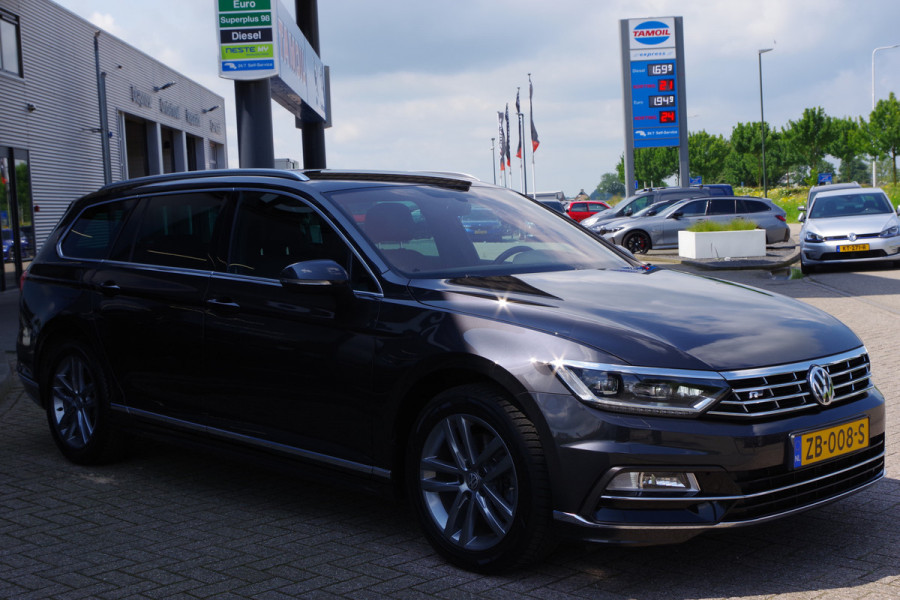 Volkswagen Passat Variant 1.5 TSI 150 PK Automaat R-Line Highline Business. Adap. Cruise Control, Trekhaak, Camera, CarPlay