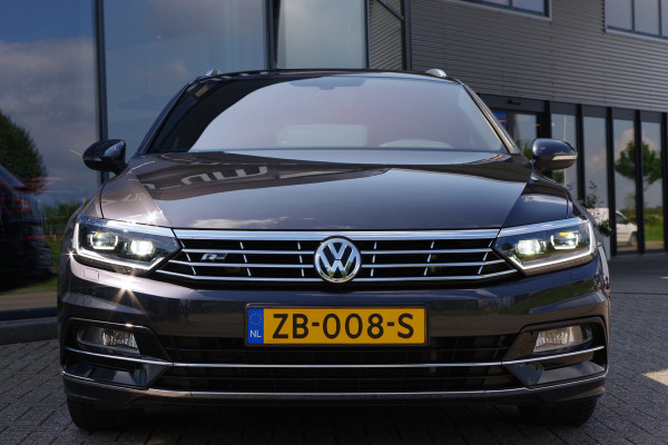 Volkswagen Passat Variant 1.5 TSI 150 PK Automaat R-Line Highline Business. Adap. Cruise Control, Trekhaak, Camera, CarPlay