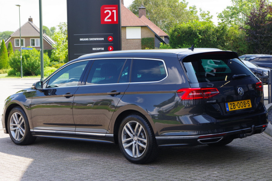 Volkswagen Passat Variant 1.5 TSI 150 PK Automaat R-Line Highline Business. Adap. Cruise Control, Trekhaak, Camera, CarPlay