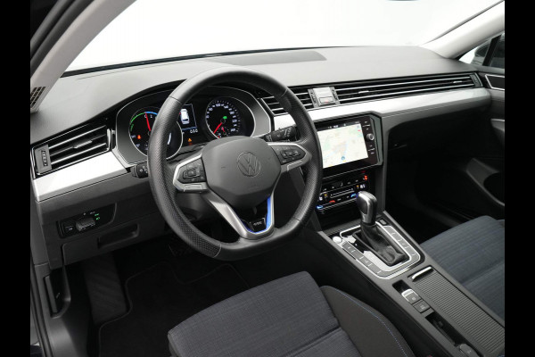 Volkswagen Passat Variant 1.4 TSI PHEV GTE Business Navigatie Camera Trekhaak Stoelverwarming 97