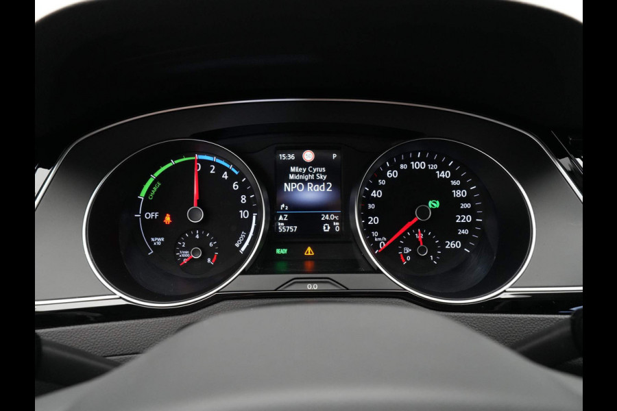 Volkswagen Passat Variant 1.4 TSI PHEV GTE Business Navigatie Camera Trekhaak Stoelverwarming 97