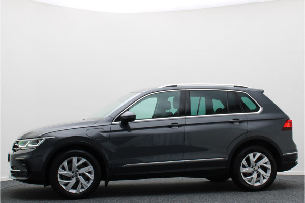 Volkswagen Tiguan 1.4 TSI eHybrid Elegance ACC, Camera, Apple Carplay, DAB, Verwarmd Stuurwiel, Trekhaak, 18''