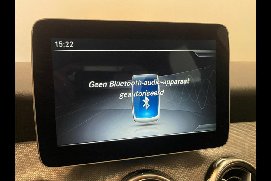 Mercedes-Benz GLA 180 / Distronic / Standkachel / Keyless / Stoelverwarming