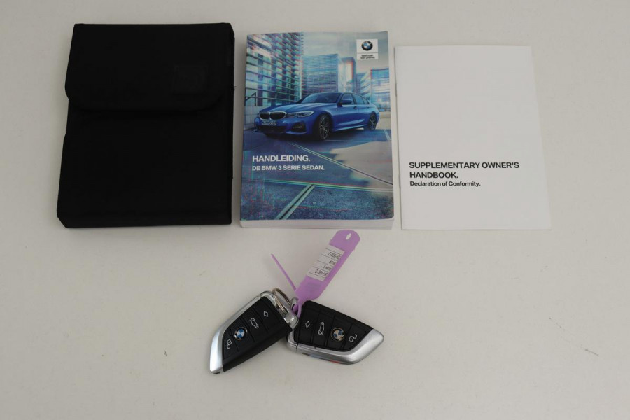 BMW 3-serie 320i M Sport | Executive Edition | Head-up | Camera | Stoelverwarming | HiFi | Alcantara | Park Assist | Sportstoelen | Carplay