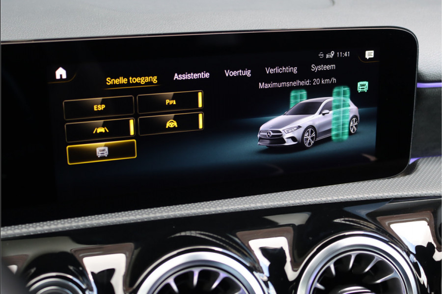 Mercedes-Benz A-Klasse 180 d AMG Line Aut8 | Distronic+ | Keyless Go | Sfeerverlichting | Surround Camera | Apple Carplay | Widescreen | Multibeam LED | Nightpakket | Rijassistentiepakket |